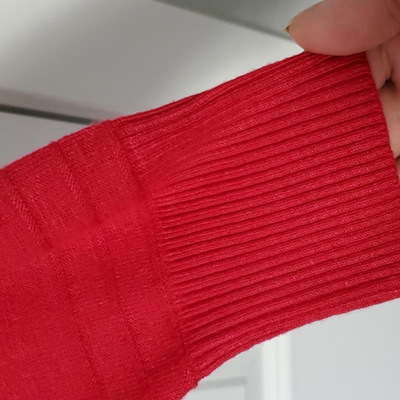 Red women's sweater - Picture 4 of 4